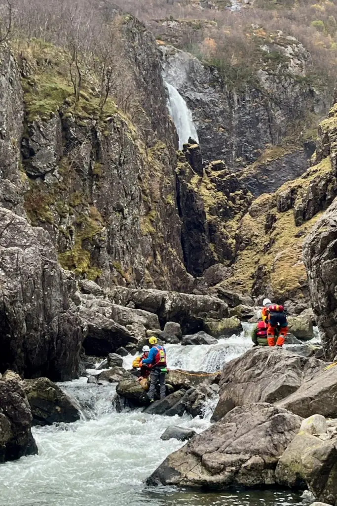 søk-og redning-i elv