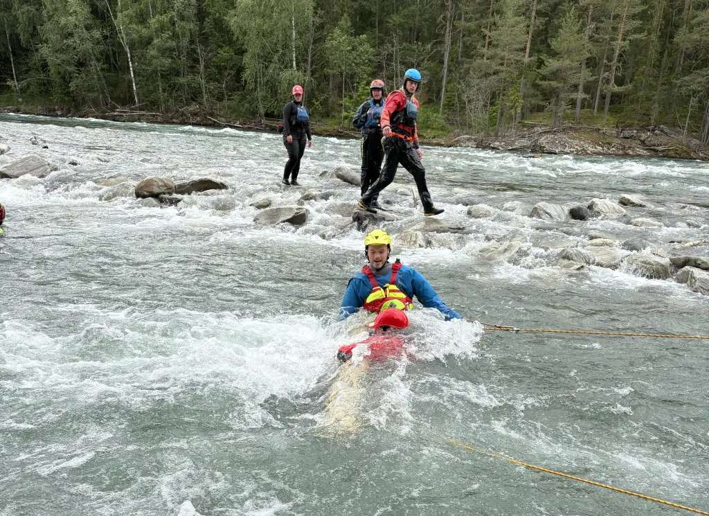 Elveredning - WRT-PRO Whitewater Rescue Technician Professional - Sel / Otta | R3 Norge Elveredning, isredning og Førstehjelp | R3 Norge